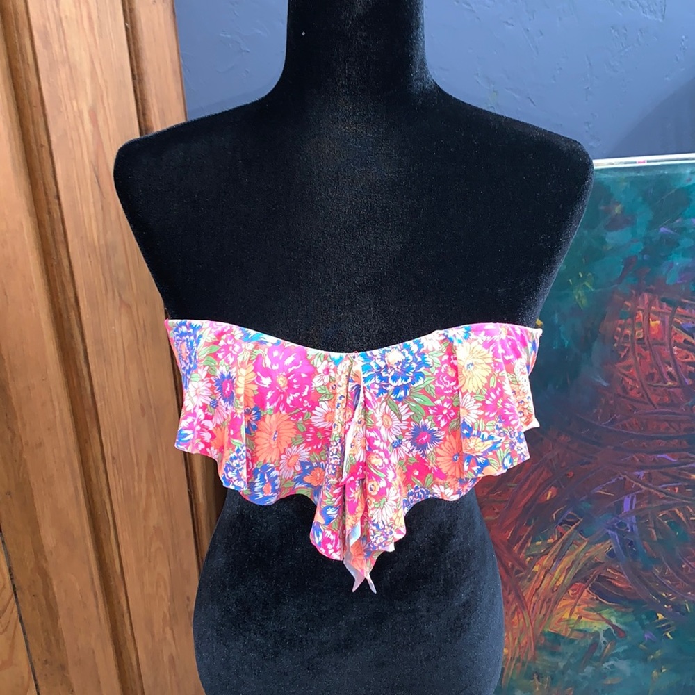 EUC O’Neill small bikini top only